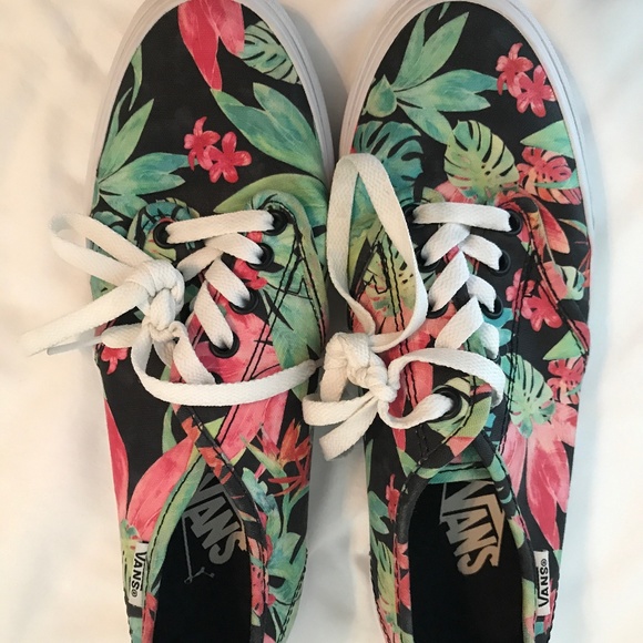 Vans Shoes - Vans Hawaiian Print Shoes